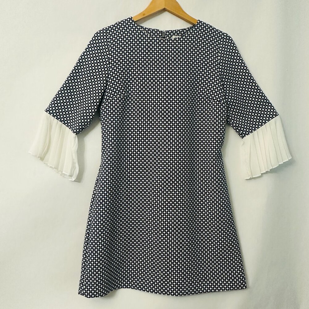 New York & Company Stretch Dress Blue White Geometric Pattern Chiffon Cuffs Sz M
